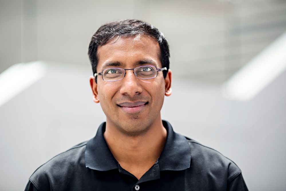 Lovan Head Shot (Small).jpg